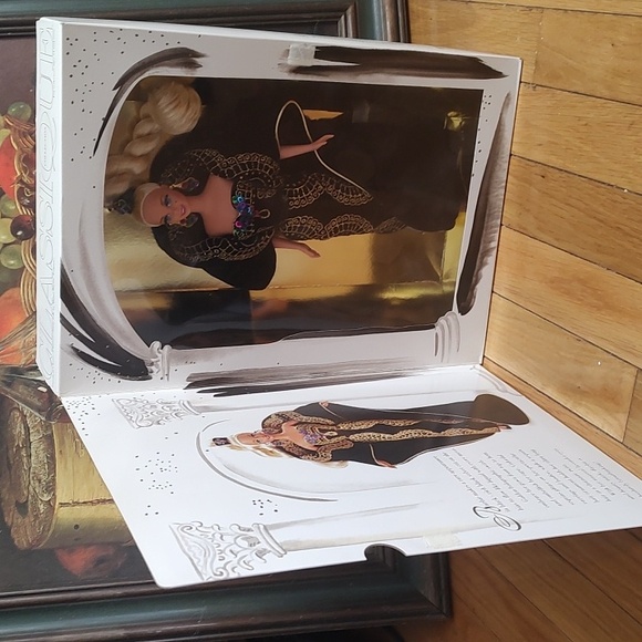 Midnight Gala Barbie/1995 - Picture 1 of 13